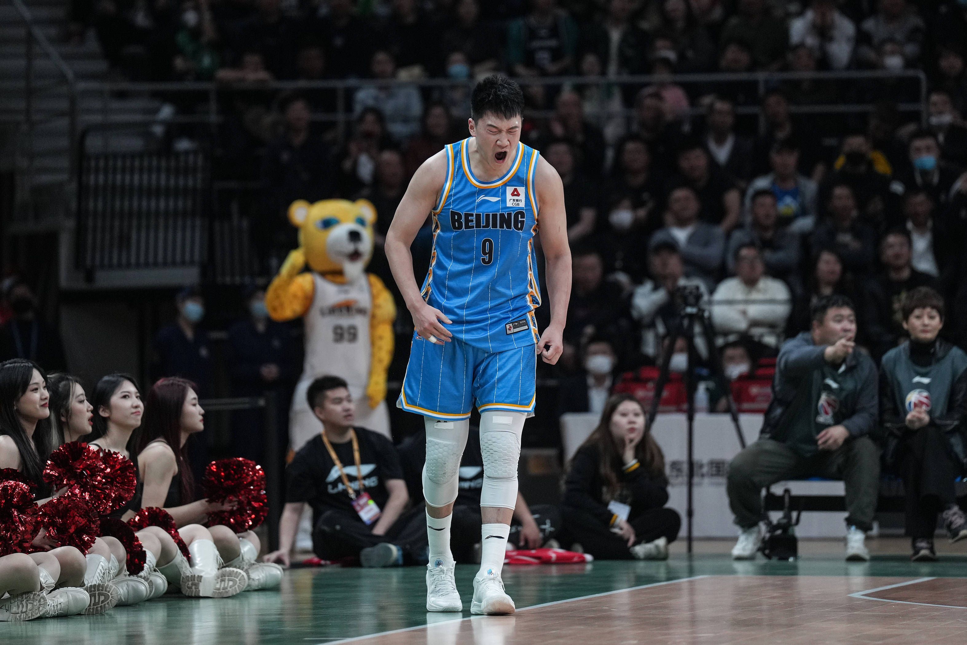 上半场补时3分钟，切尔西0-1纽卡。